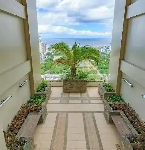 Family With View * Manilla